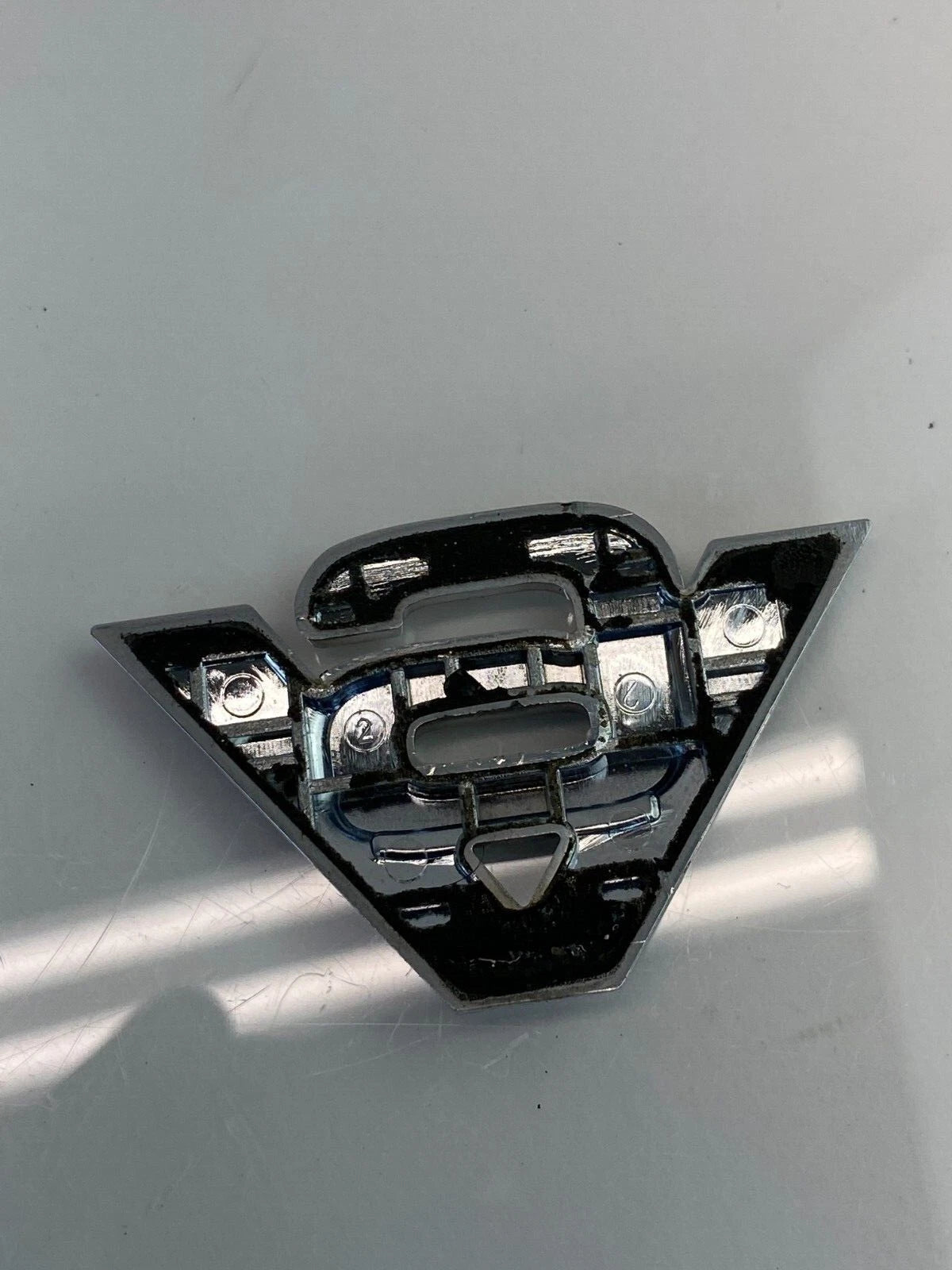 2008-2012 FORD ESCAPE FRONT SIDE V6 EMBLEM BADGE LOGO SYMBOL OEM