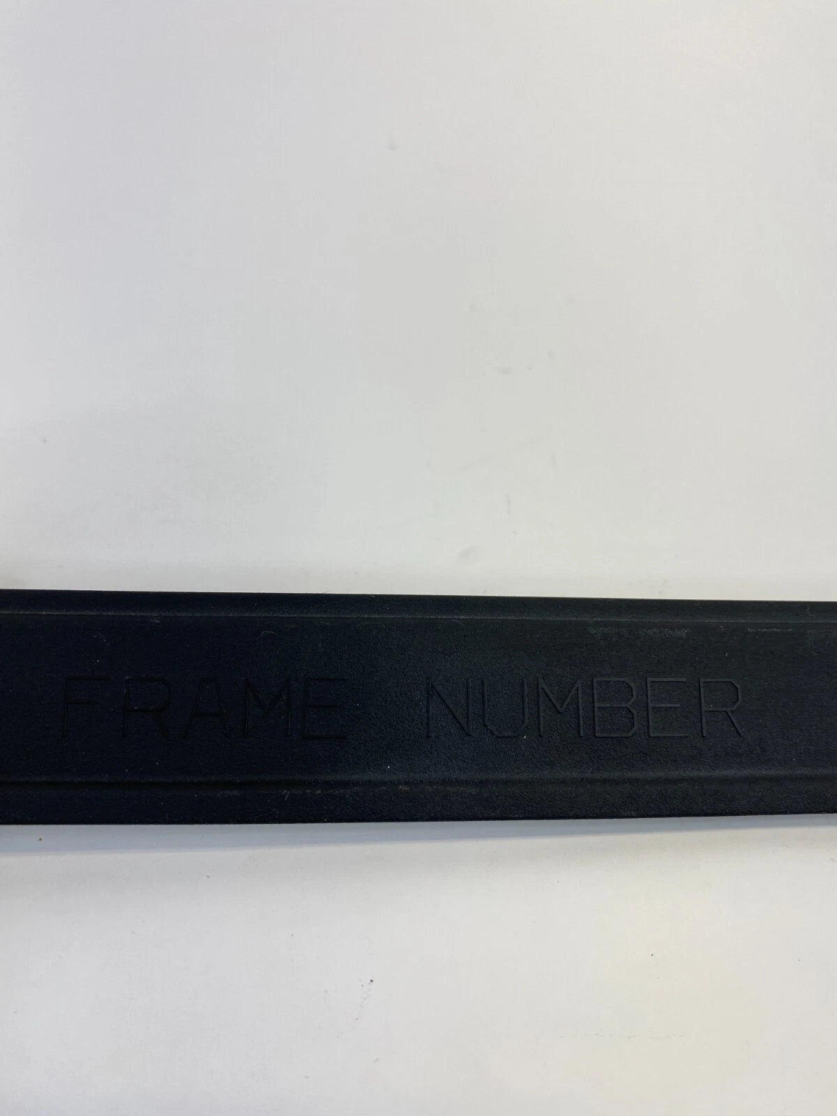 2006-20141 HONDA CIVIC LID FRAME NUMBER COVER TRIM BEZEL ASSY 74205SNAA002 OEM
