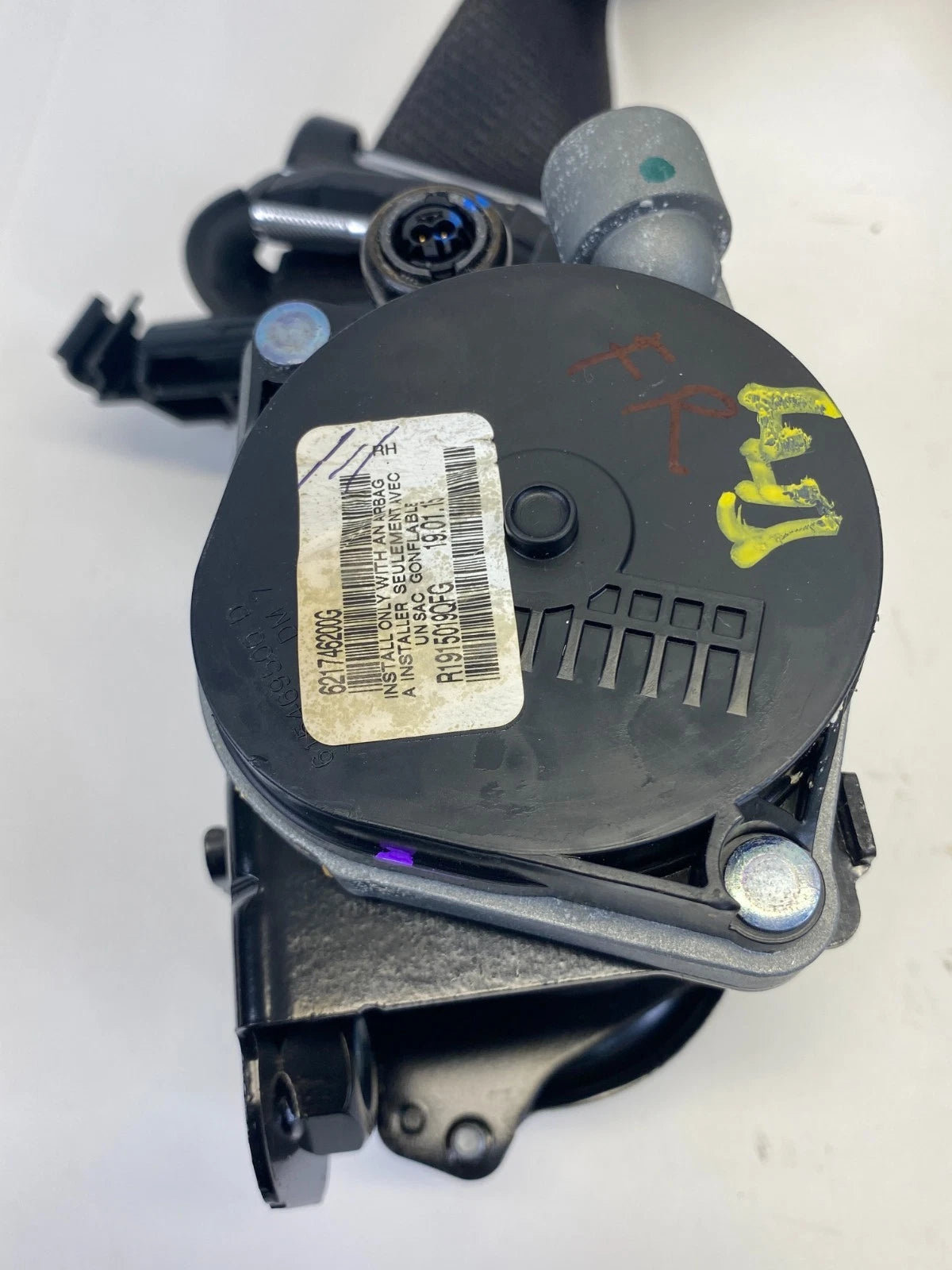 15-17 CHRYSLER 200 FRONT RIGHT SIDE SEAT BELT RETRACTOR PRETENSIONER 621746200G