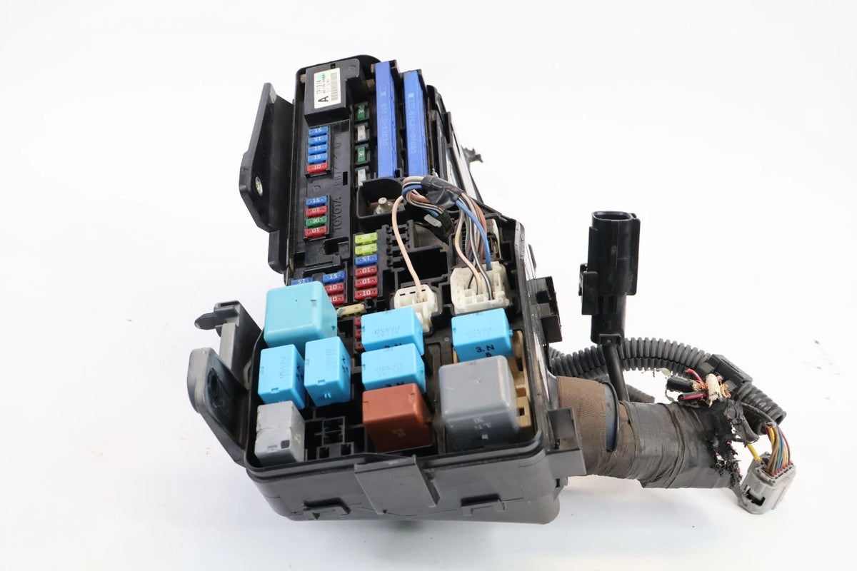 2007-2011 TOYOTA CAMRY 2.4L UNDER HOOD ENGINE FUSE BOX ASSY 82720-06091 OEM