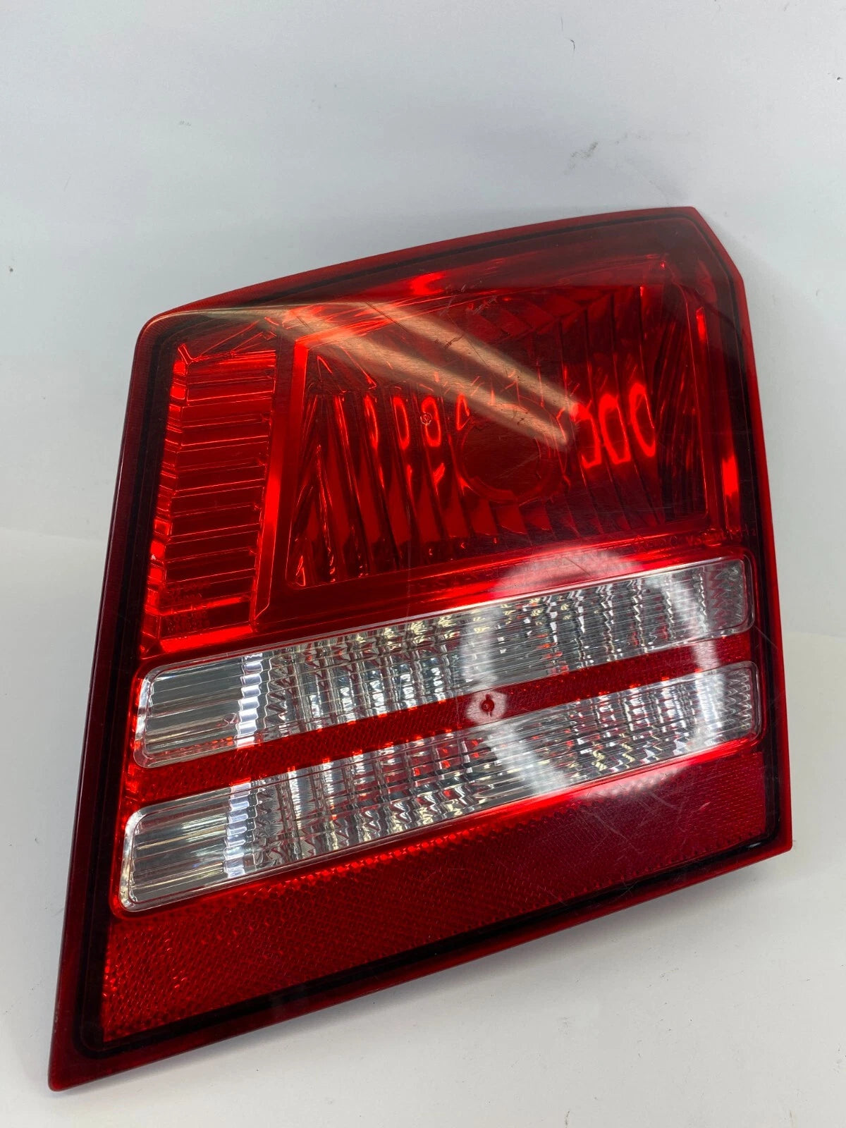2009-2020 DODGE JOURNEY RIGHT PASSENGER SIDE INNER TRUNK TAIL LIGHT 04806368 OEM
