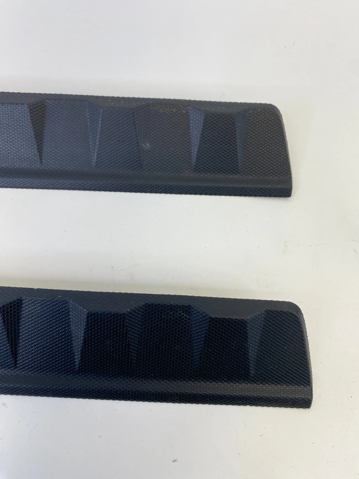 2010-2017 GMC TERRAIN REAR LEFT & RIGHT DOOR SILL SCUFF PLATE COVER 25790574