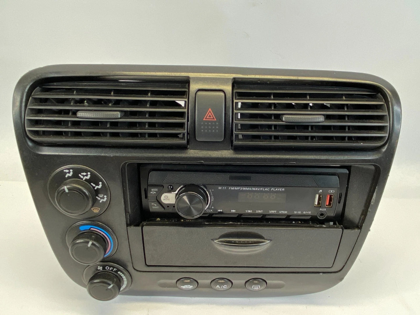 01-05 HONDA CIVIC CENTER DASH RADIO BEZEL CLIMATE CONTROL AC & STEREO UNIT OEM
