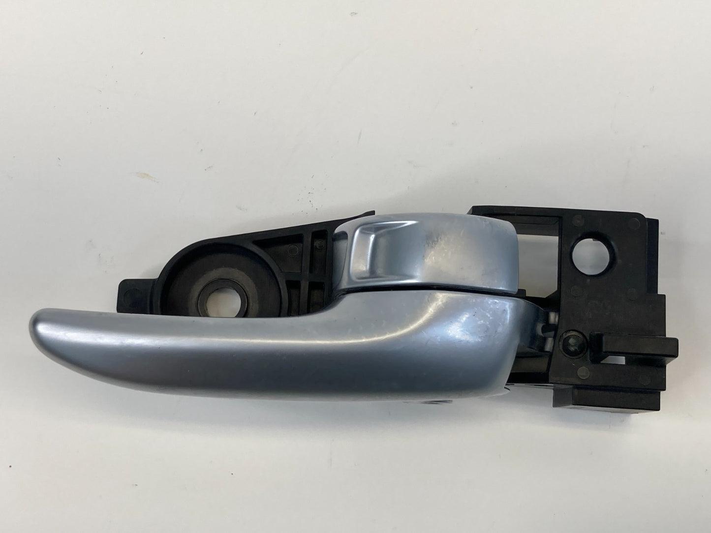 2015-2017 Chrysler 200 Front Right Passenger Side Interior Door Handle 3038087