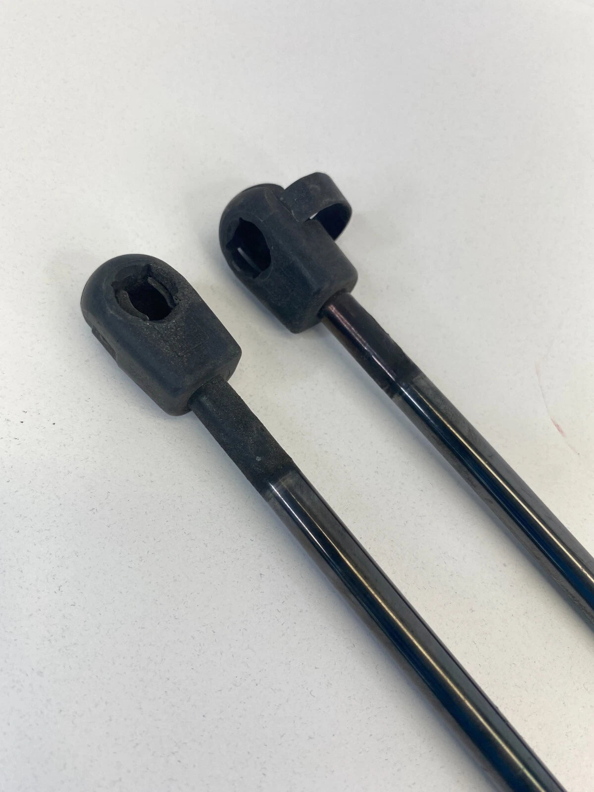 2001-2003 INFINITI QX4 REAR HATCH TAILGATE SUPPORT SHOCK STRUTS PAIR 90450-1W512