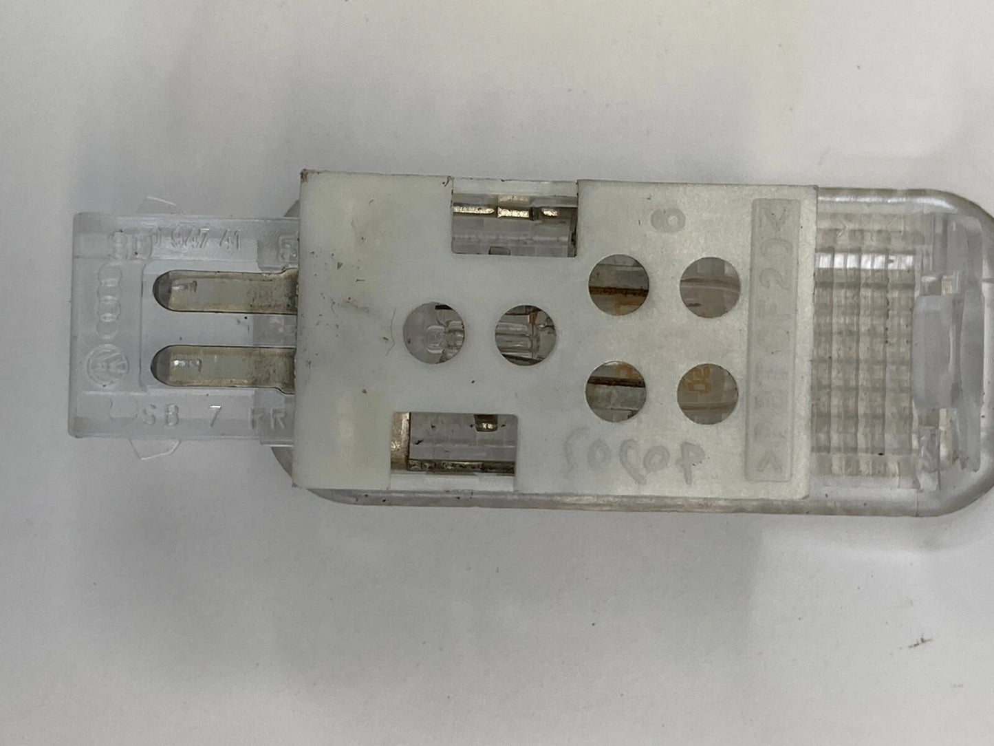 05-18 AUDI A6 QUATTRO FRONT RIGHT DOOR PANEL COURTESY LAMP LIGHT 8D0-947-41 OEM