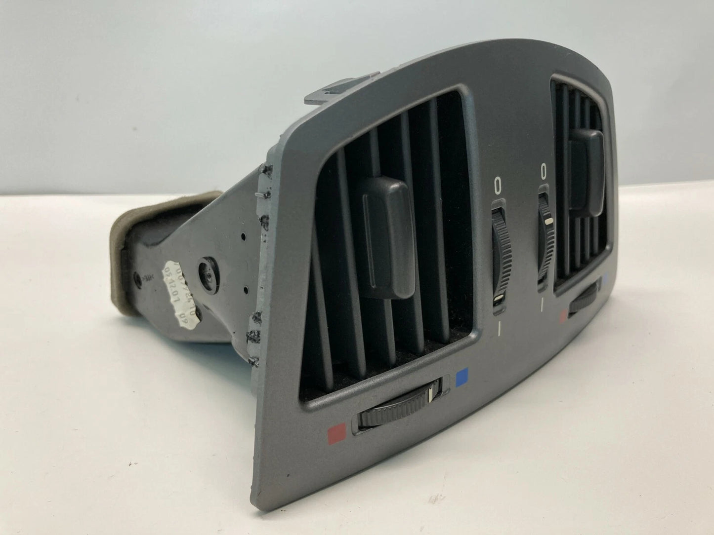 2002 2003 2004 2005 BMW 745I 745LI REAR CENTER CONSOLE A/C AIR VENT HEATER GRILL