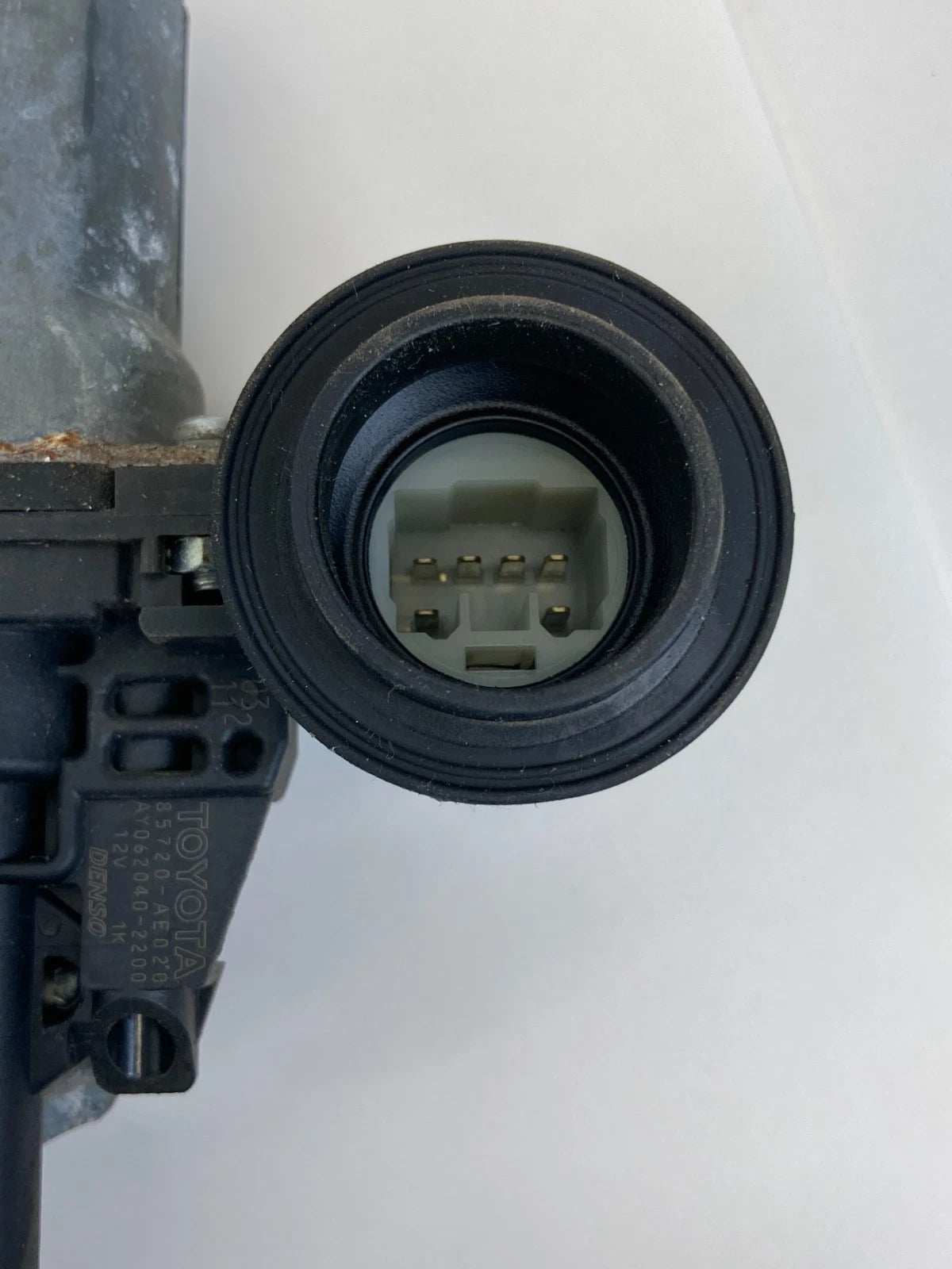 2007-2009 LEXUS RX350 FRONT LEFT DOOR WINDOW REGULATOR MOTOR 85720-AE020 OEM