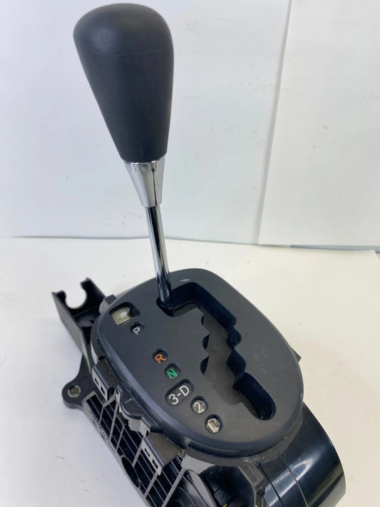 2007-2011 TOYOTA YARIS HATCHBACK FLOOR SHIFT SHIFTER GEAR SELECTOR ASSY OEM