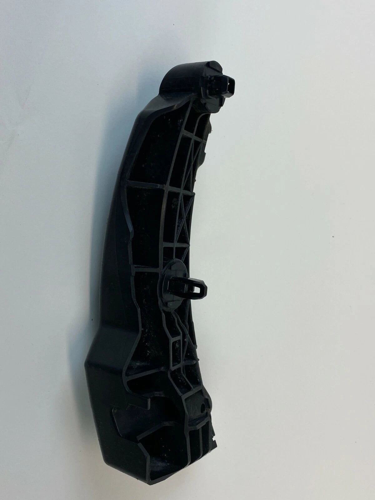 06-12 TOYOTA RAV4 REAR BUMPER RIGHT UPPER RETAINER SUPPORT RAIL COVER 5256242041