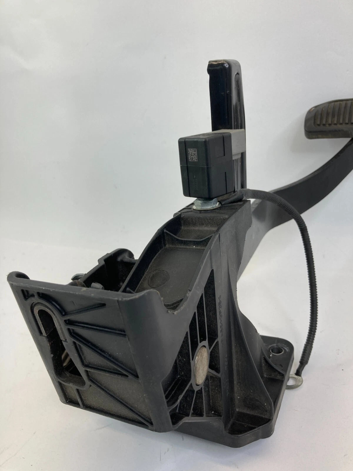 2010 KIA SEDONA 3.8L AUTOMATIC TRANSMISSION BRAKE PEDAL LEVER STOP 32800-4DXXX