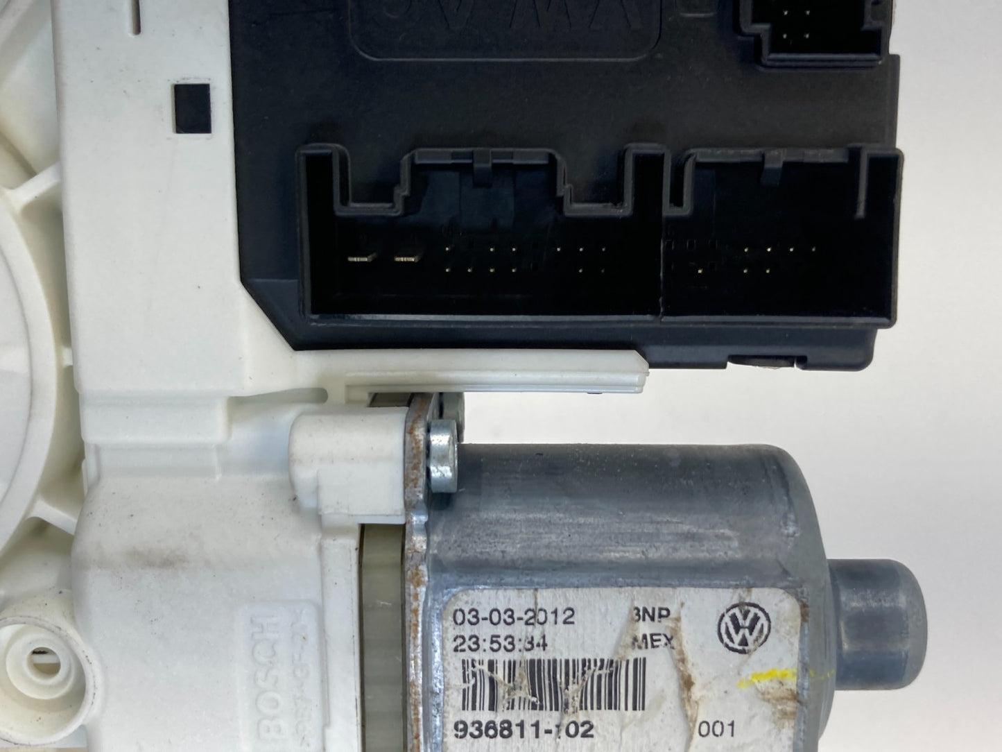 2012-2019 Volkswagen Passat Front Right Side Power Window Motor 561959702 OEM