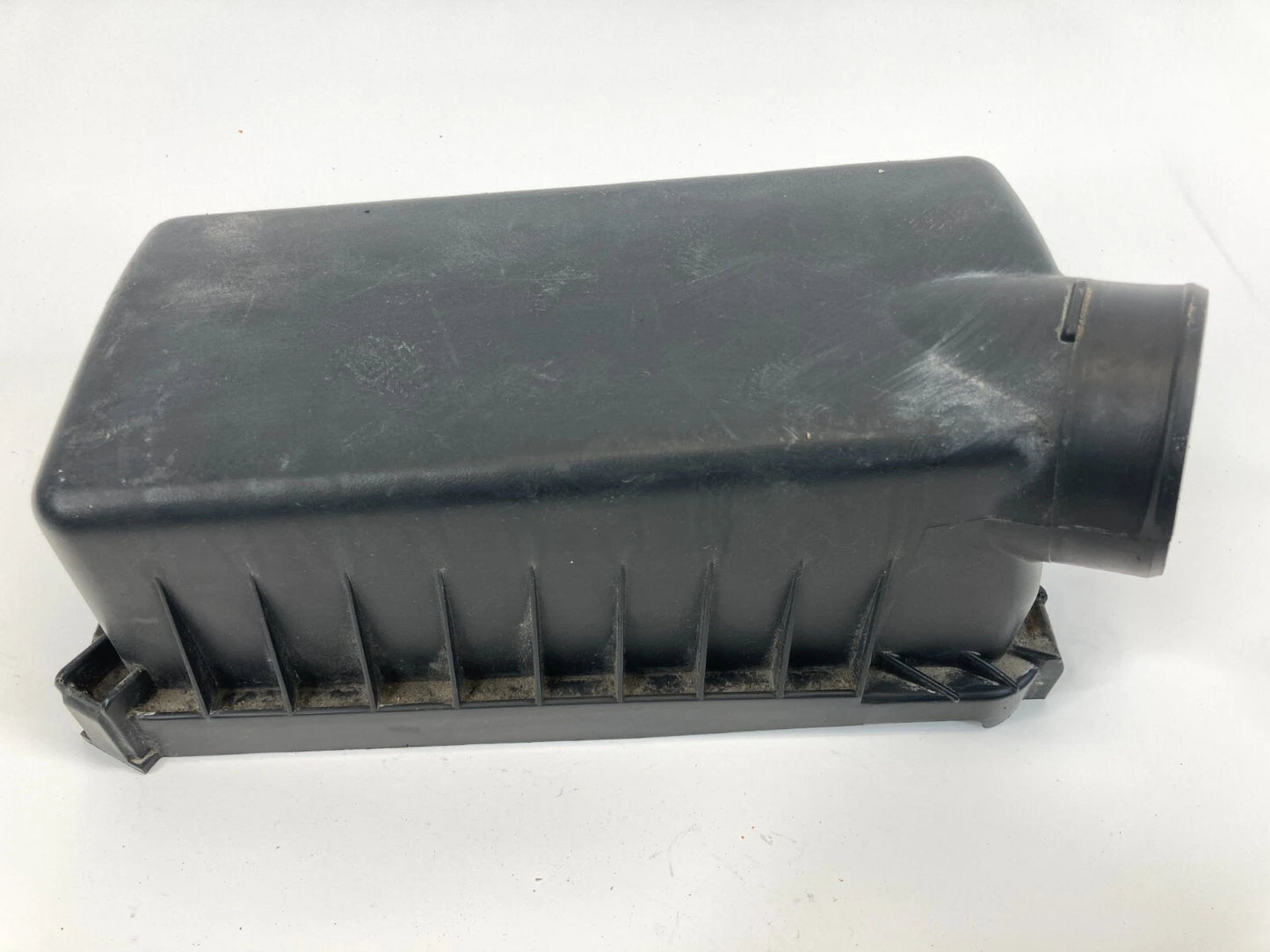 2007-2011 HYUNDAI ACCENT AIR CLEANER FILTER BOX UPPER LID COVER 28110-1G000 OEM