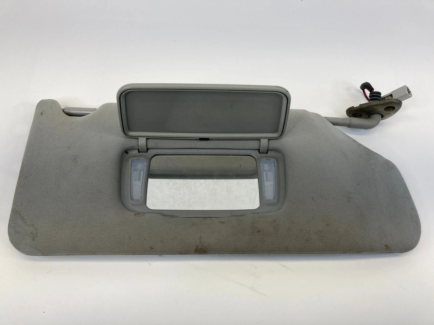 2003-2007 HONDA ACCORD RIGHT PASSENGER SUNVISOR SUN VISOR W/ LIGHTS OEM