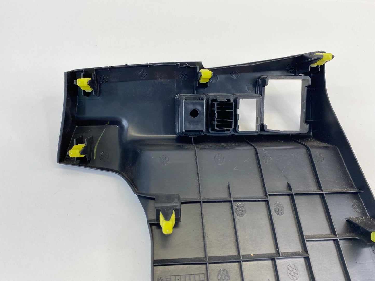 2014-2019 TOYOTA COROLLA LEFT DRIVER LOWER DASH KNEE TRIM COVER 55545-02100 OEM