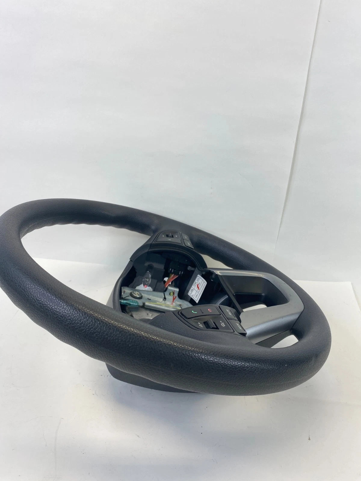 2012-2017 KIA RIO 1.6L STEERING WHEEL WITH AUDIO & CRUISE CONTROL BUTTONS OEM