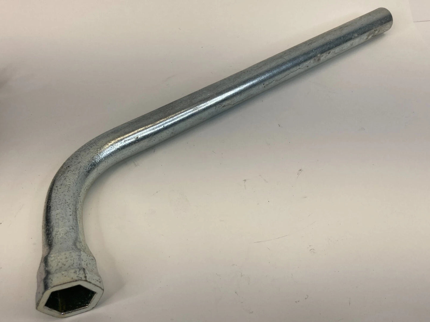 2011-2017 VOLKSWAGEN TOUAREG EMERGENCY SPARE TIRE JACK TOOLS KIT 7P0-011-031 OEM