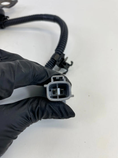 2005-2008 Pontiac Vibe Front Right Seat Belt Buckle 56458-A OEM