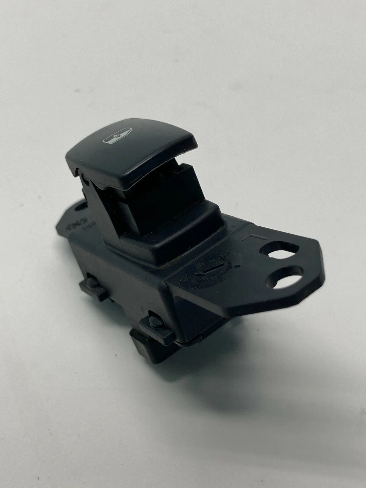 2004-2008 CHRYSLER PACIFICA REAR LEFT SIDE DOOR POWER WINDOW CONTROL SWITCH OEM