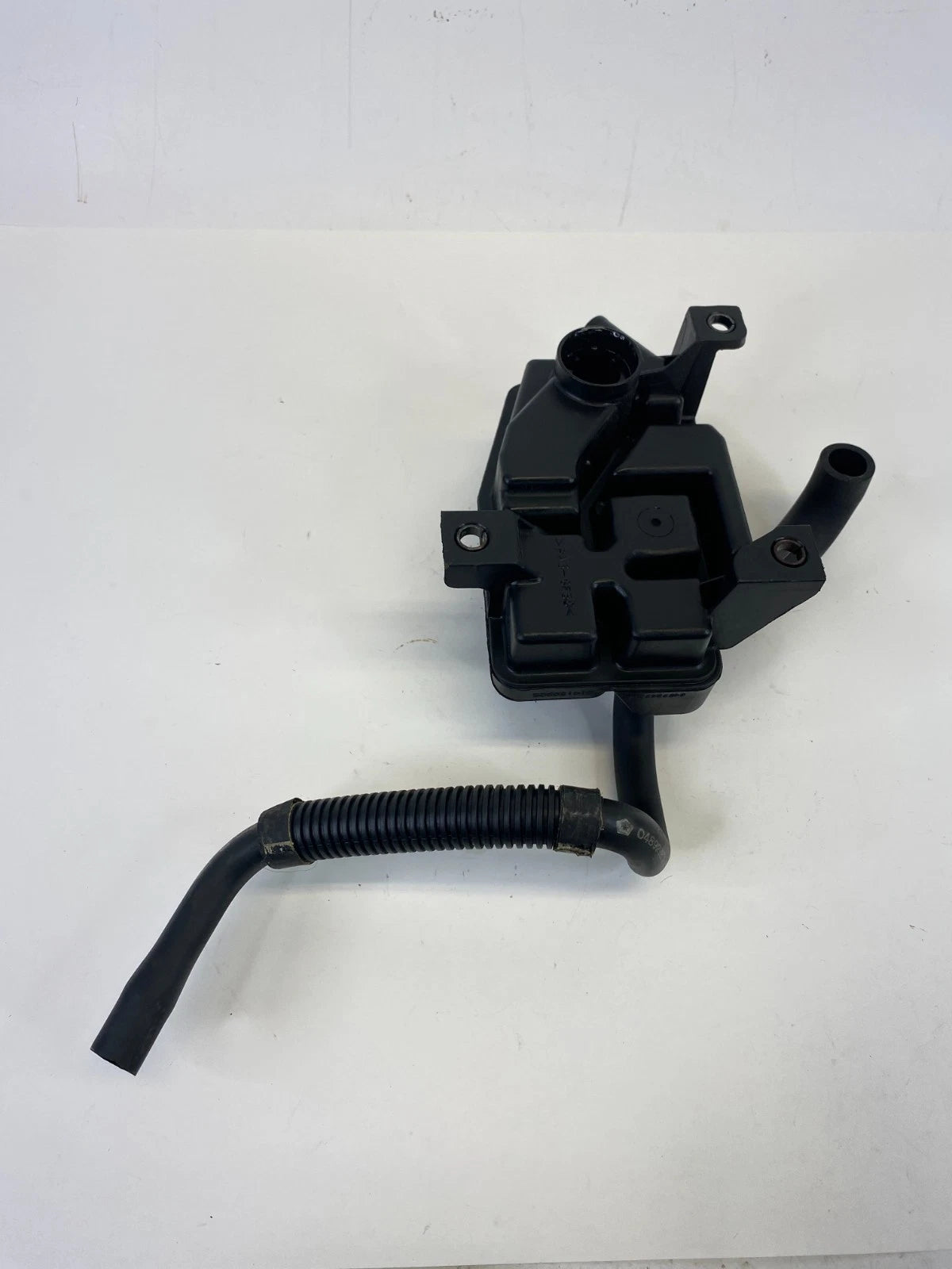 12 13 14 15 16 17 Fiat 500 1.4L L4 Engine Crankcase Vent Valve Oil Separator OEM