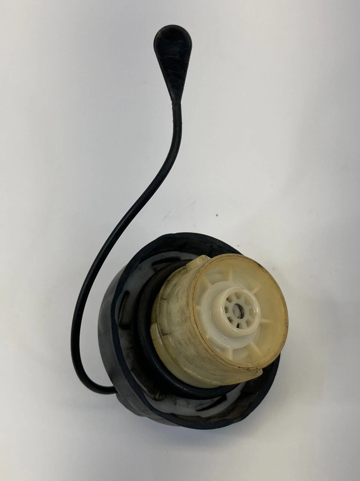 2009-2014 DODGE AVENGER SEDAN 4-DR 2.4L FUEL TANK FILLER TUBE GAS CAP LID COVER