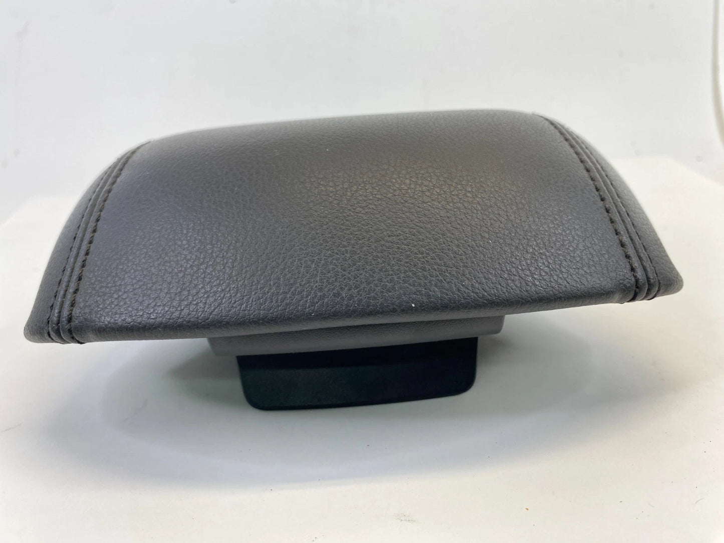 2013-2016 FORD ESCAPE CENTER CONSOLE ARMREST ARM REST LID TOP COVER OEM
