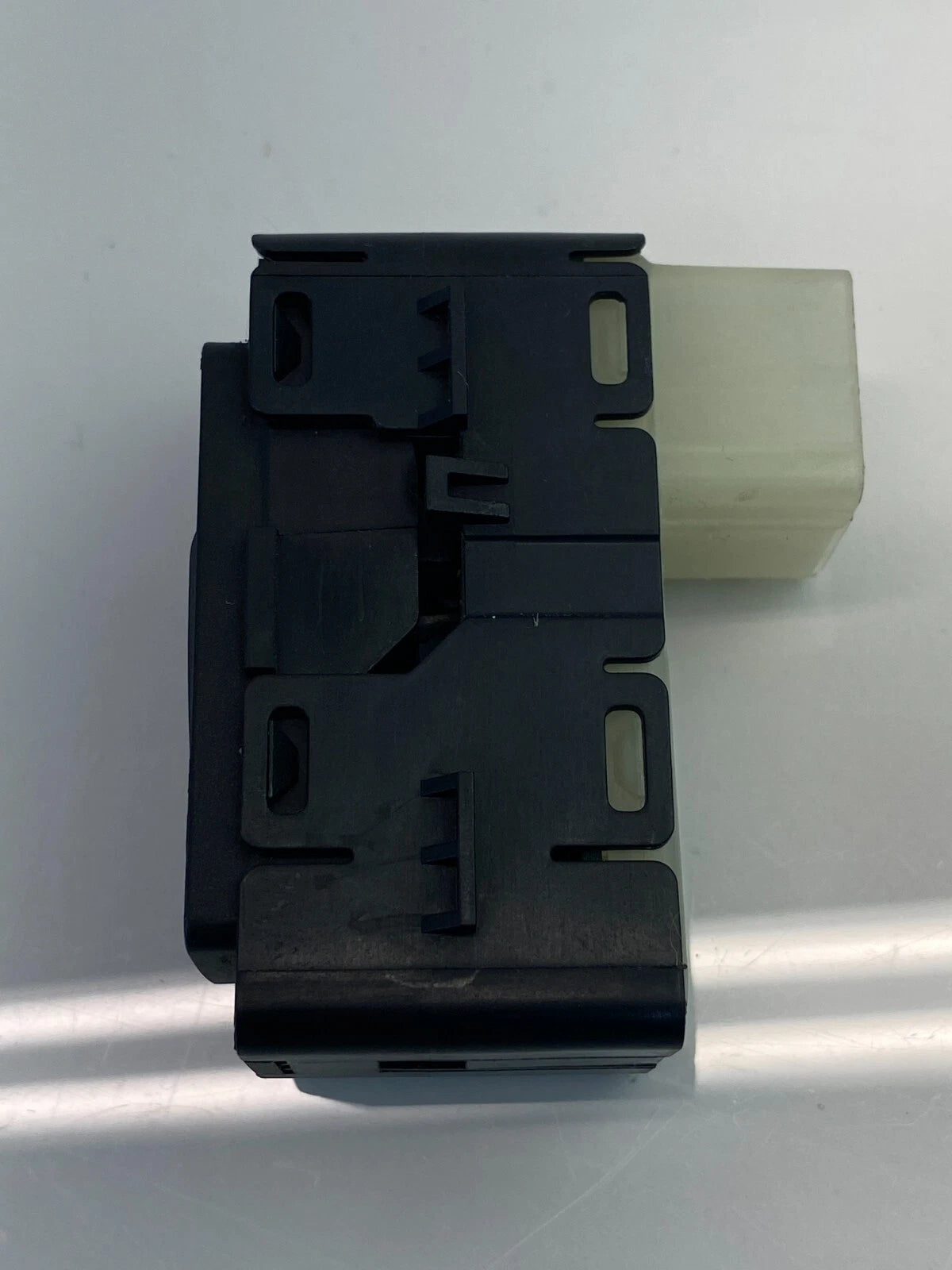 07-10 JEEP GRAND CHEROKEE DODGE REAR RIGHT SIDE WINDOW SWITCH 04602787AA