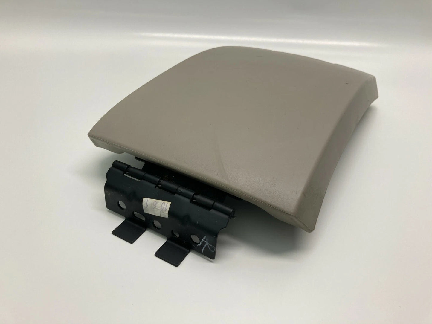 2004-2006 CHRYSLER PACIFICA CENTER CONSOLE ARMREST LID DOOR COVER ARM REST OEM