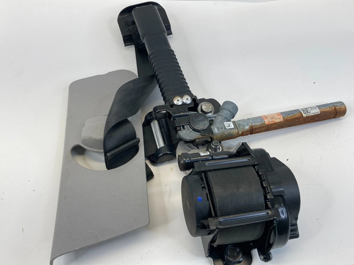 14-18 Kia Forte Front Right Side Seat Belt Retractor Pretensioner 88820-A7500WK