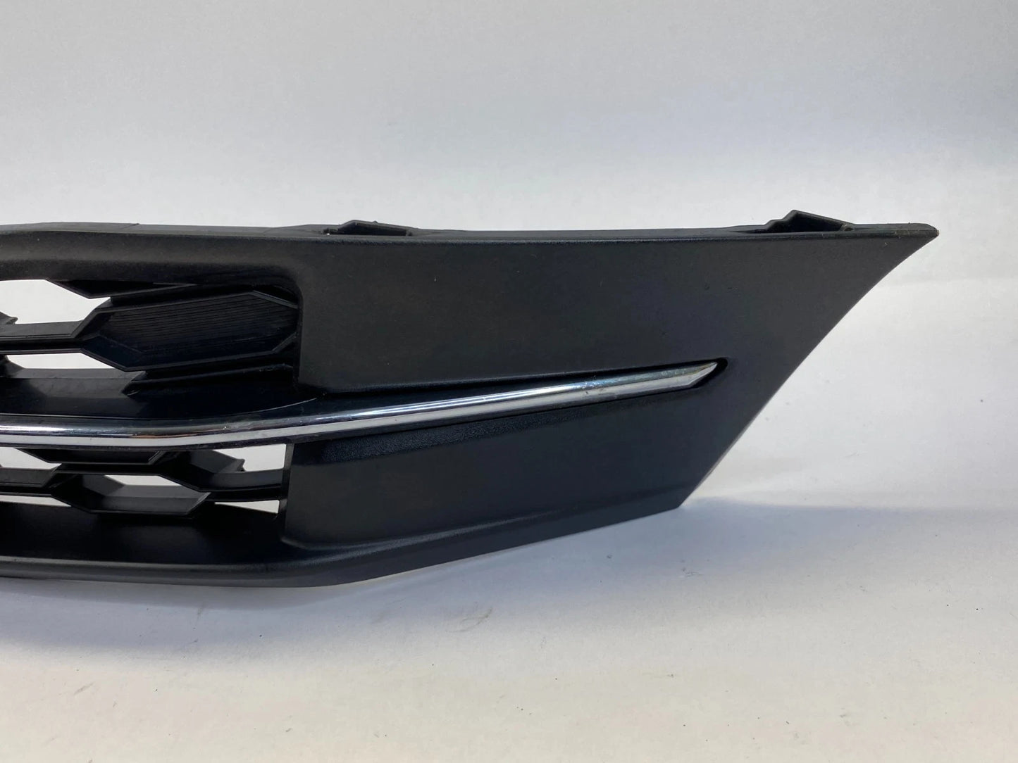 2018 2019 MITSUBISHI OUTLANDER SPORT FRONT BUMPER UPPER GRILLE 6402A504 OEM