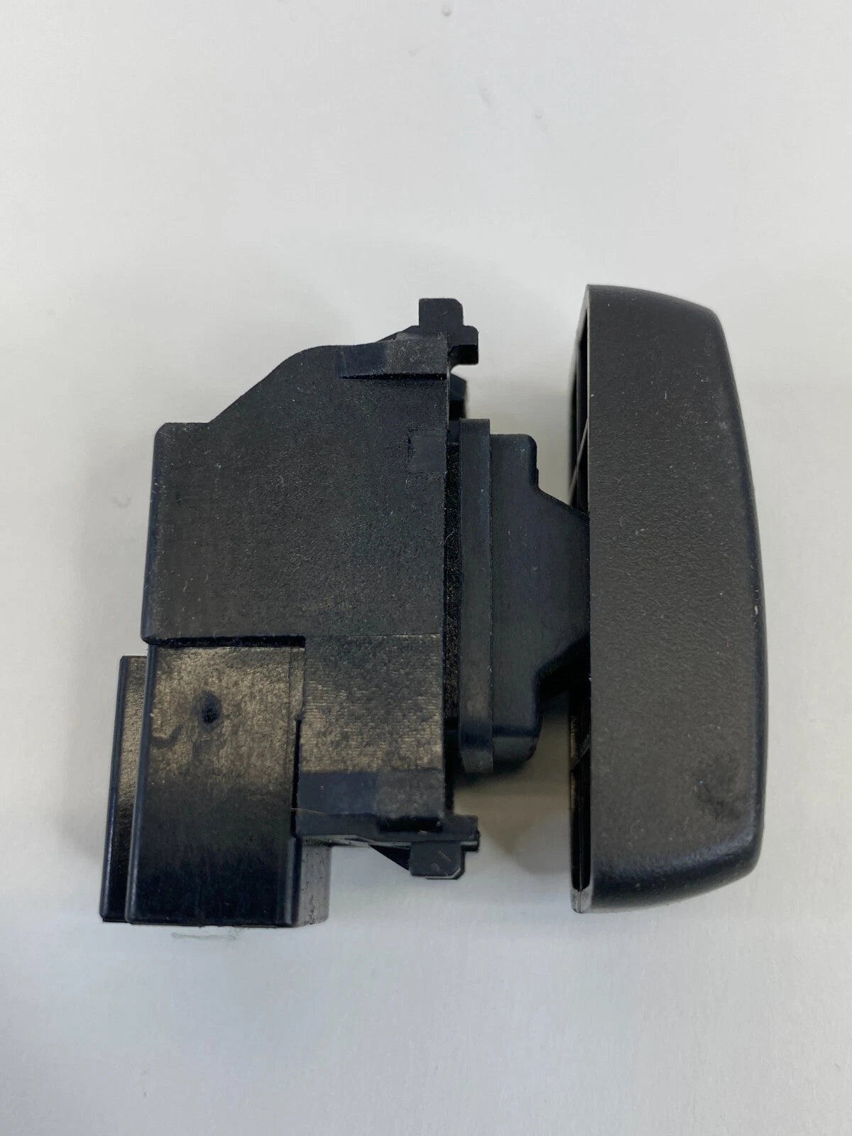 2007-2009 SUZUKI XL-7 FRONT LEFT DRIVER SIDE DOOR LOCK CONTROL SWITCH BUTTON OEM