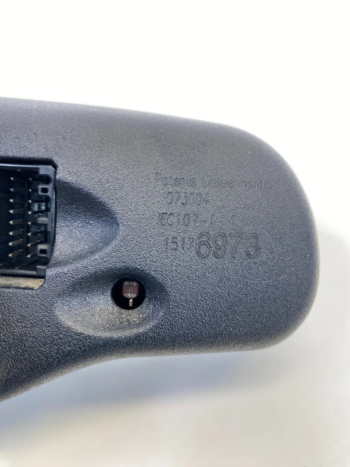 03-06 CHEVROLET TAHOE INNER REAR VIEW MIRROR AUTO DIMMING W/ ONSTAR 15176973 OEM