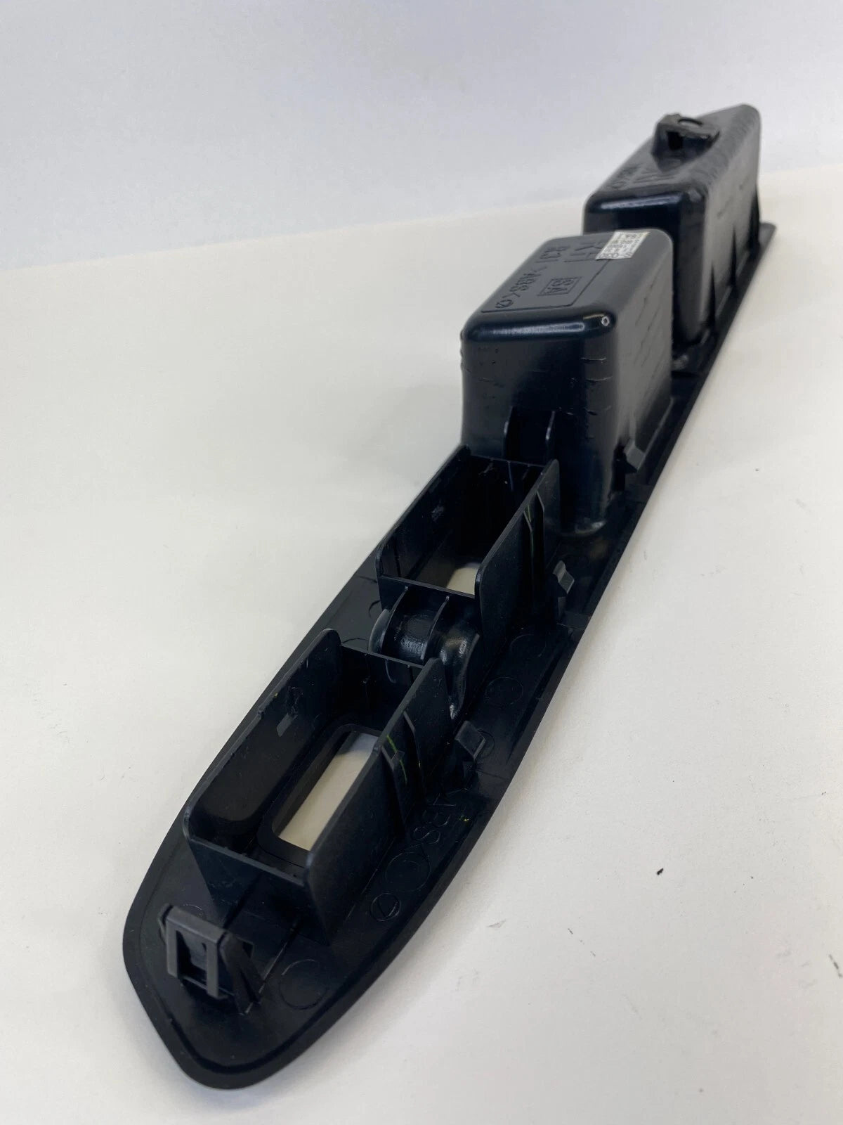 2003-2008 SUBARU FORESTER FRONT RIGHT SIDE DOOR WINDOW SWITCH BEZEL TRIM COVER