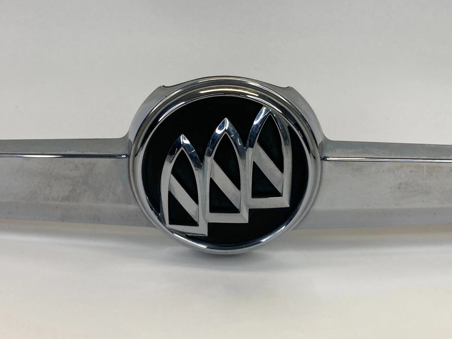 11 12 13 BUICK REGAL DECK LID TRUNK FINISH PANEL GARNISH MOLDING 13244388 OEM