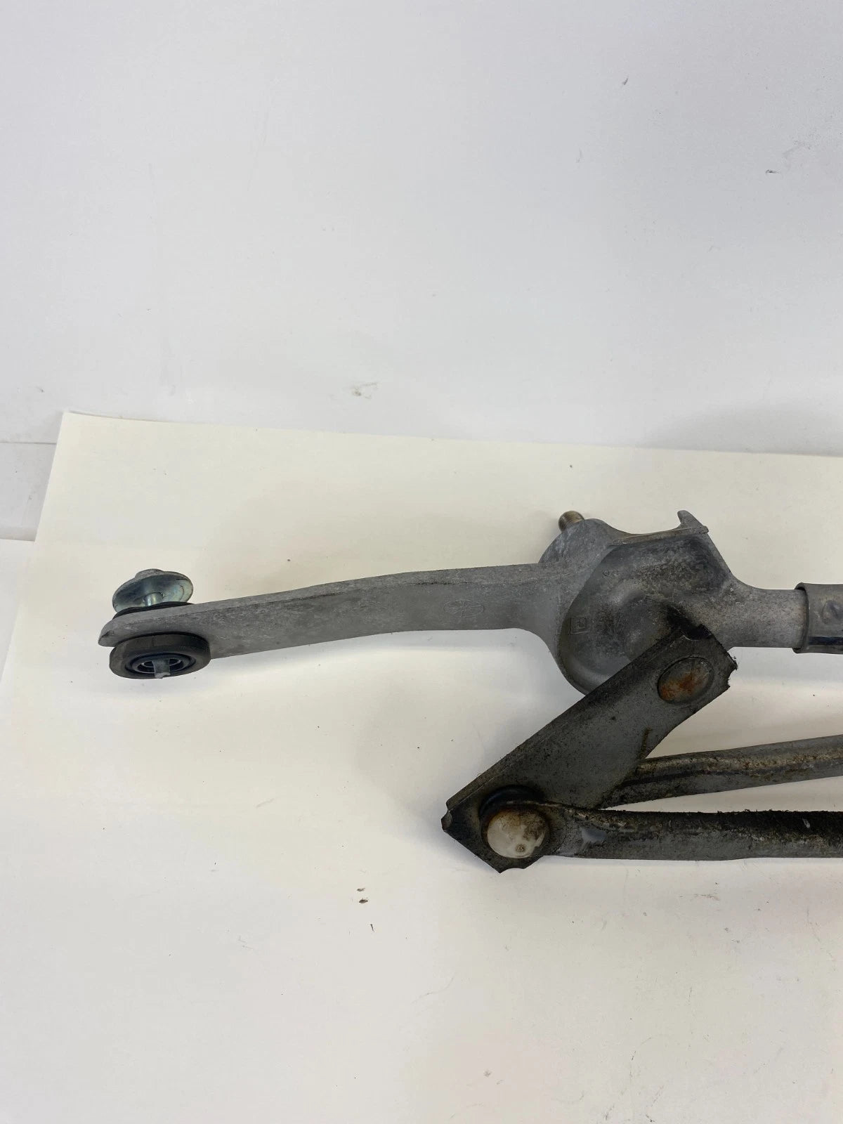 2010-2016 Buick LaCrosse Windshield Wiper Motor Transmission 20815082 OEM