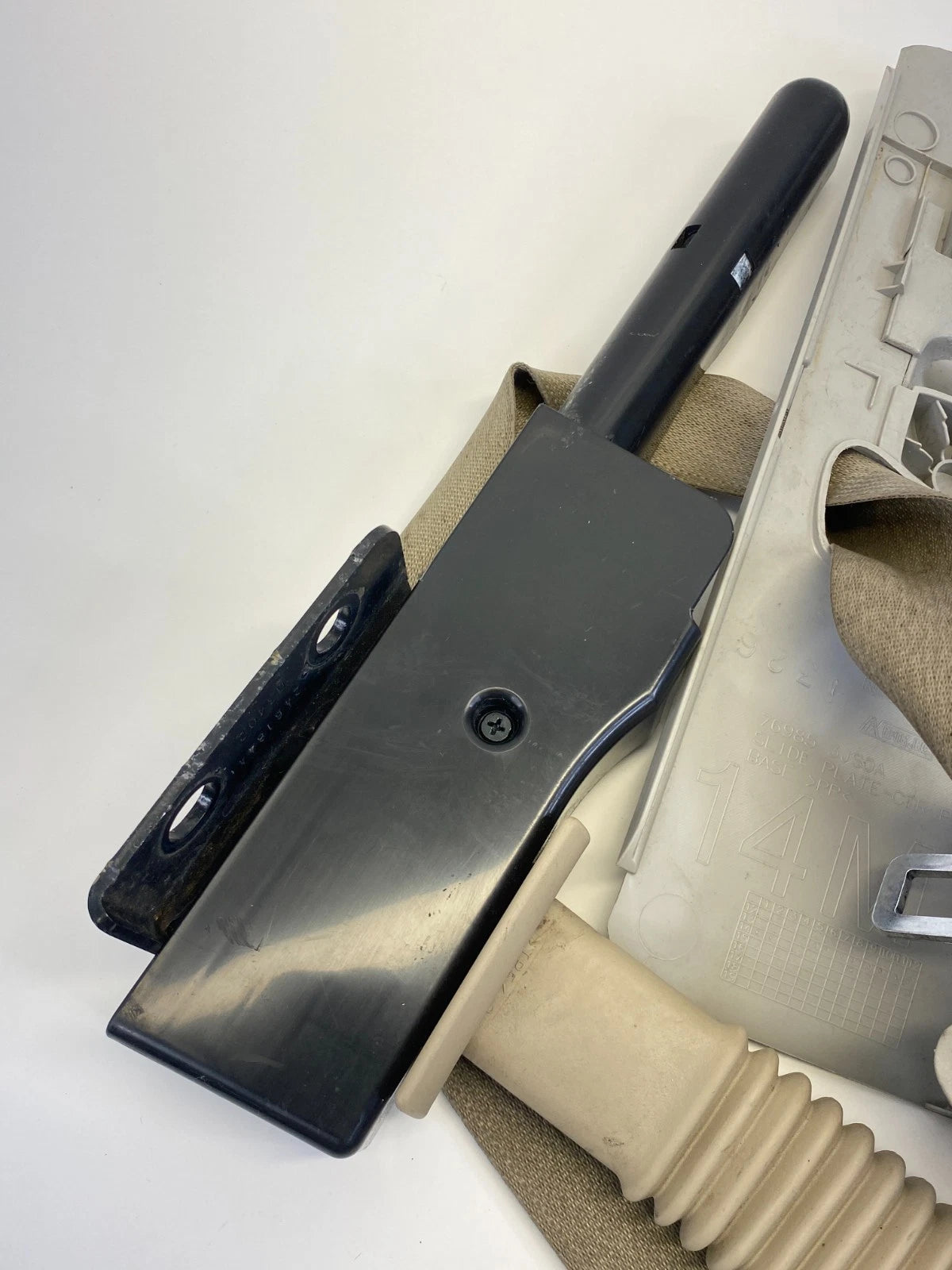 2015-2020 NISSAN PATHFINDER FR RH PASSENGER SEAT BELT RETRACTOR OEM 76985-3JS0A