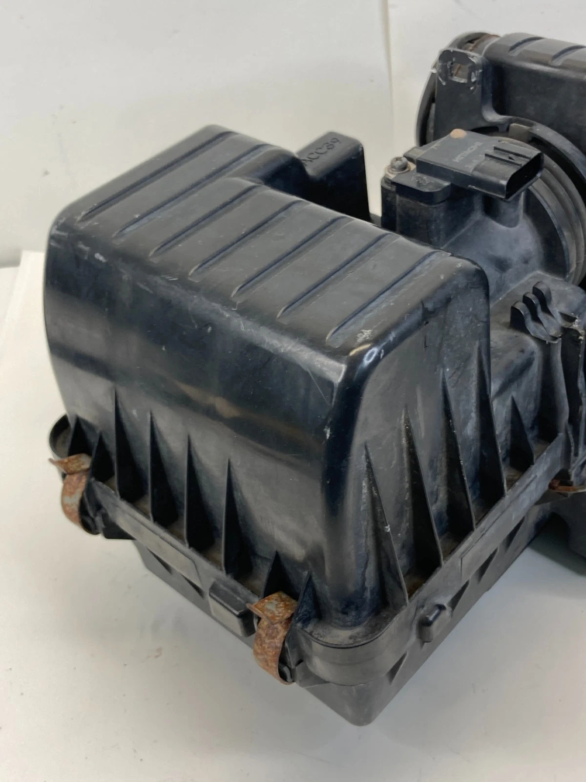 09 10 Honda Fit 1.5L L4 Air Cleaner Intake Filter Housing Cover Box Assembly OEM