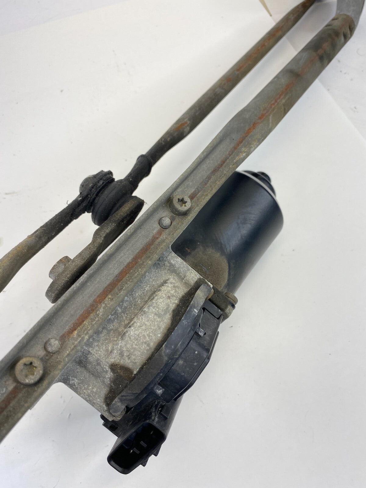 2005-2007 Dodge Magnum Front Windshield Wiper Motor W/ Linkage 04805711AA OEM