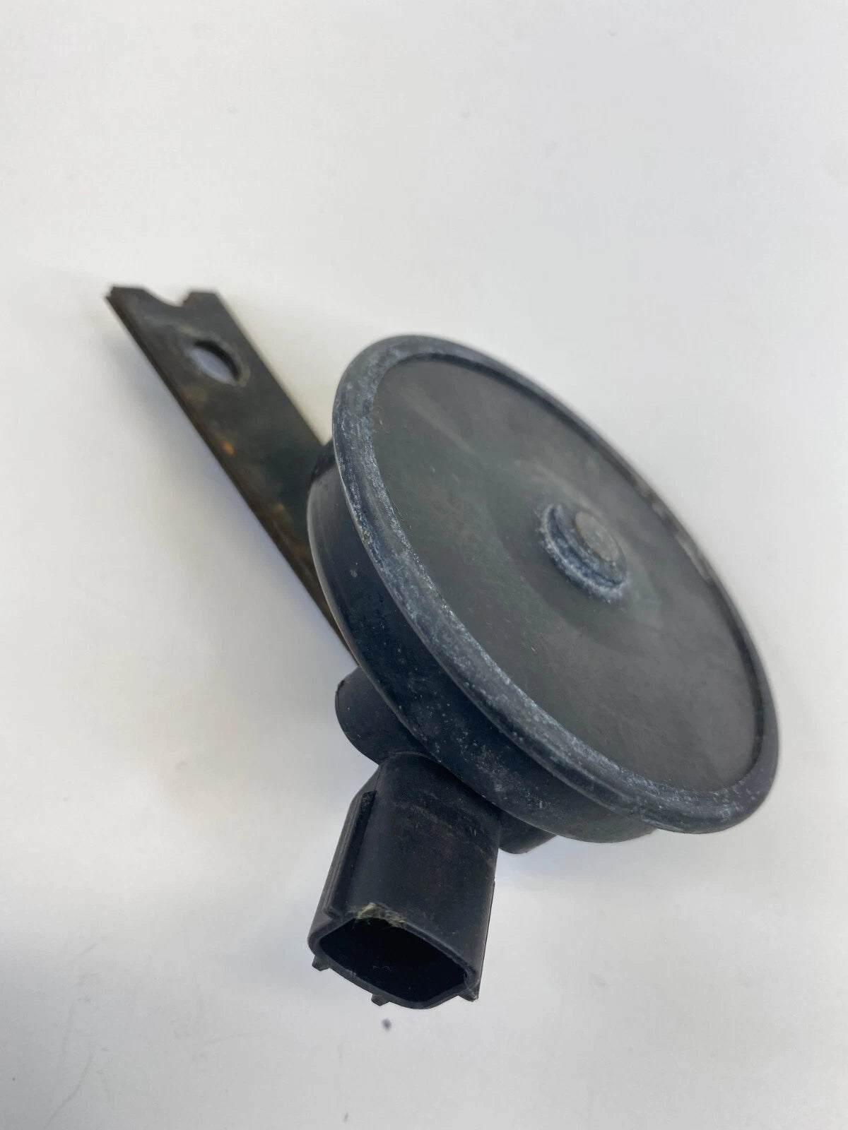 2009-2011 KIA BORREGO LOW NOTE HORN TONE SIGNAL ALARM SIREN 96611-2J000 OEM