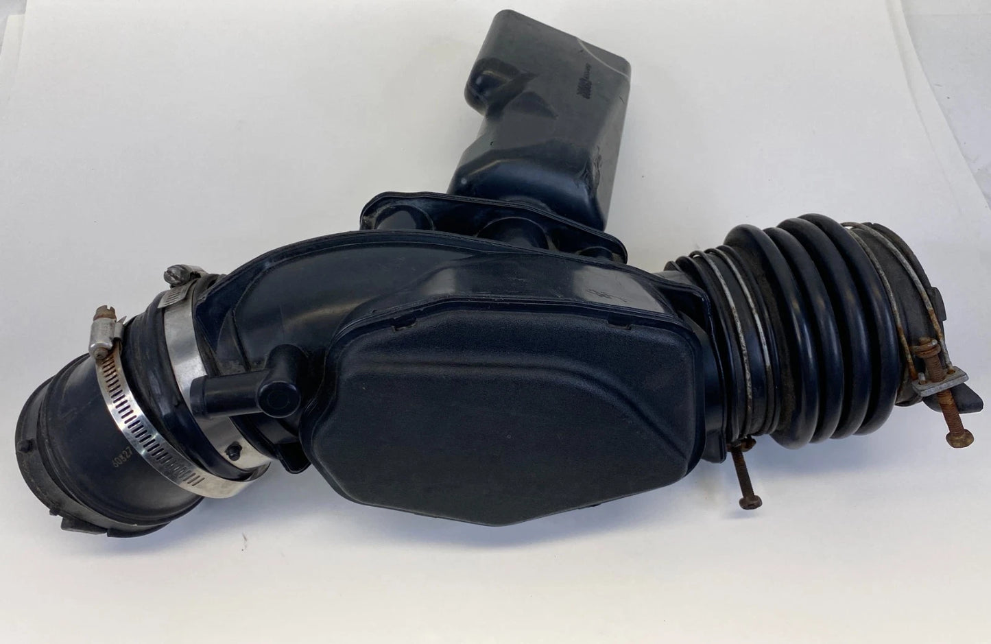 2003-2006 INFINITI G35 3.5L V6 ENGINE AIR INTAKE RESONATOR BOX TUBE HOSE OEM