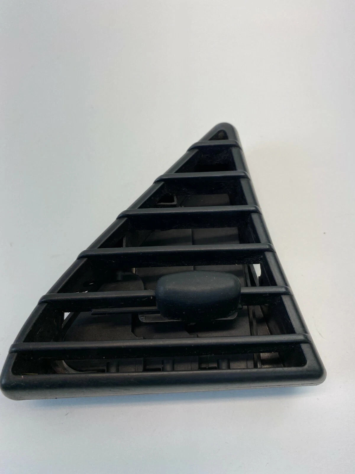 04 05 06 07 Buick Rendezvous Center Dash A/C Air Vent Duct Deflector Grille OEM