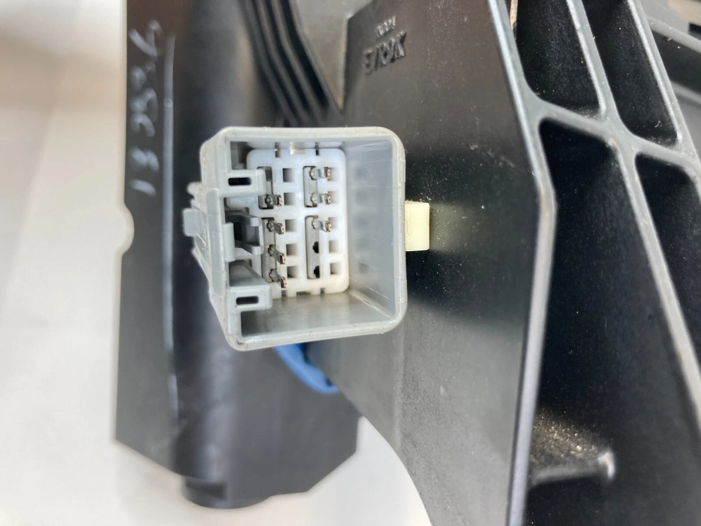 2012-2014 FORD FOCUS 2.0L AT GEAR SHIFT SHIFTER LEVER SELECTOR TDSS08ATR01A OEM