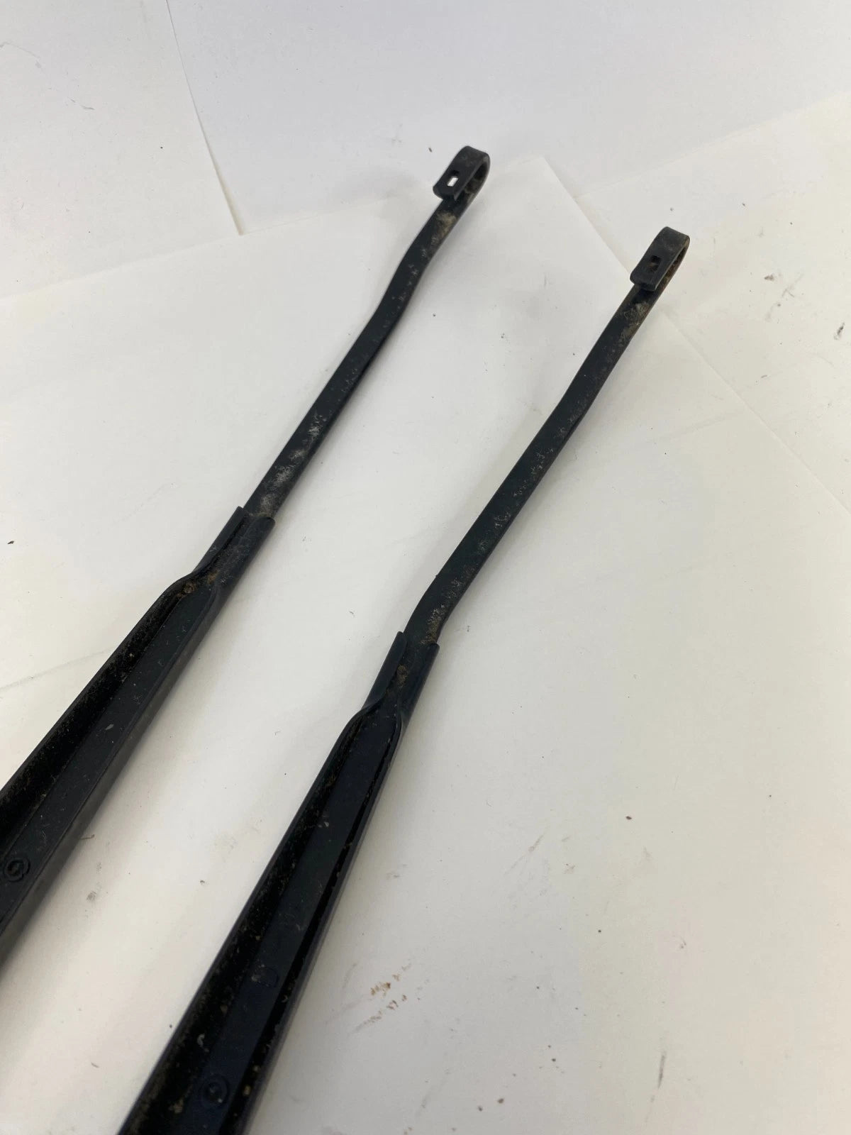 2002-2010 FORD EXPLORER FRONT RIGHT & LEFT WINDSHIELD WIPER ARM PAIR SET OEM