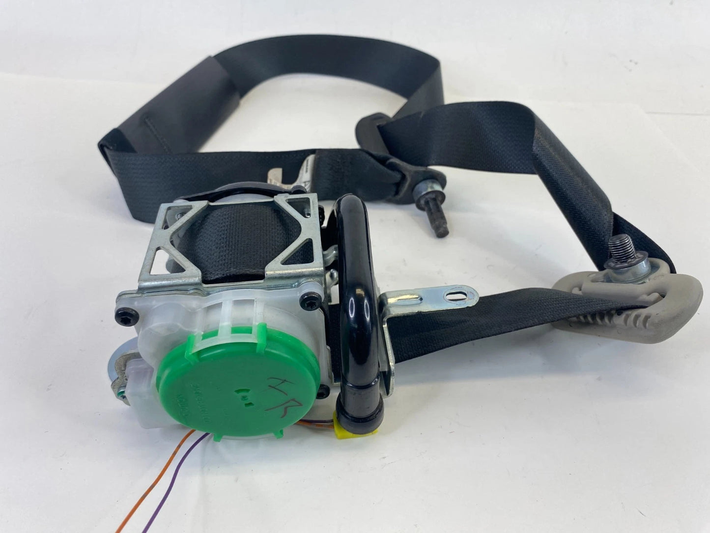 2014 2015 Nissan Versa Note HATCHBACK Front Right Side Seat Belt Retractor OEM