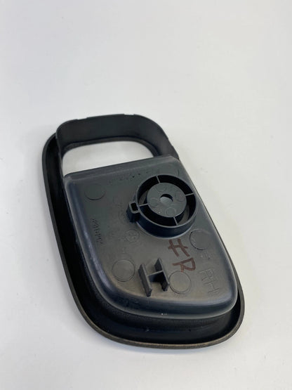 06-11 HYUNDAI ACCENT FRONT RIGHT INNER DOOR HANDLE COVER BEZEL TRIM 82621-1E001