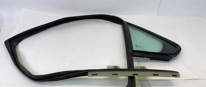 10-17 CHEVY EQUINOX REAR LEFT SIDE DOOR VENT QUARTER WINDOW GLASS E1143R-000262