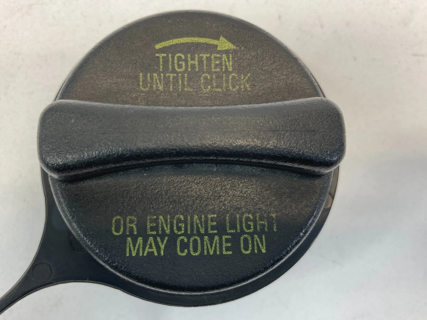 98-04 LINCOLN NAVIGATOR 97-04 FORD EXPEDITION FUEL FILLER TANK GAS LID COVER CAP