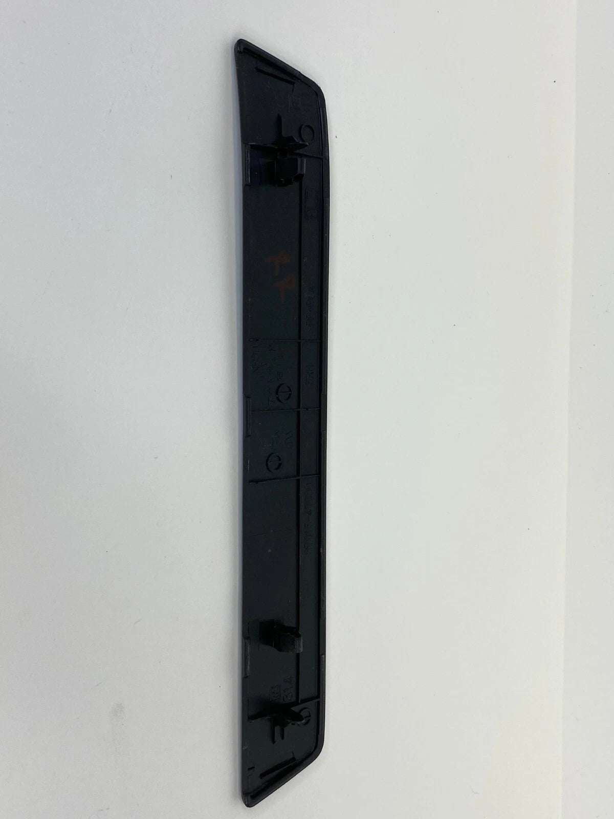 10-15 TOYOTA PRIUS REAR RIGHT SIDE DOOR SCUFF PLATE STEP TRIM PANEL 67915-47030