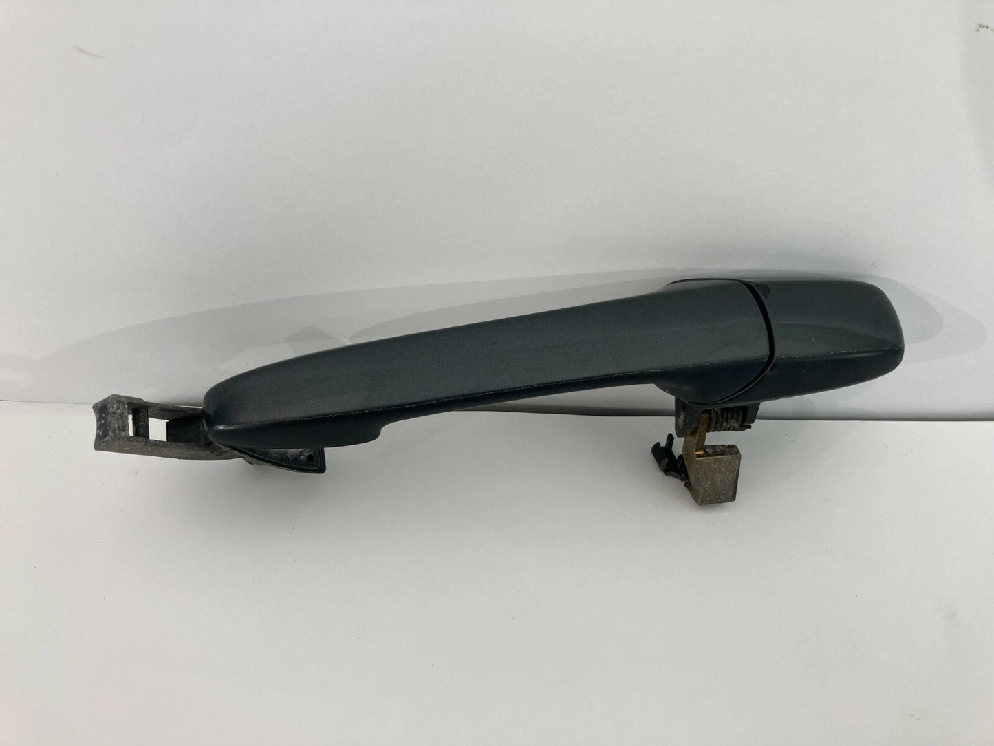 2003-2005 MAZDA6 MAZDA 6 FRONT RIGHT SIDE EXTERIOR DOOR HANDLE ASSEMBLY OEM