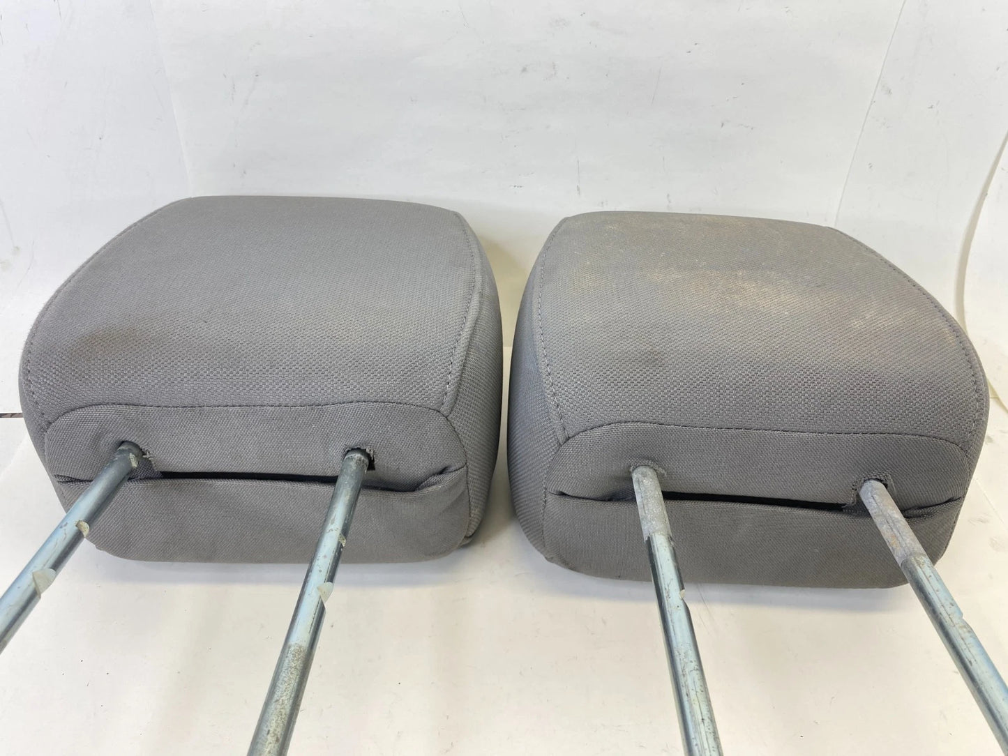 2004 2005 FORD F-150 FRONT LEFT & RIGHT SEAT HEADREST HEAD REST SET CLOTH OEM